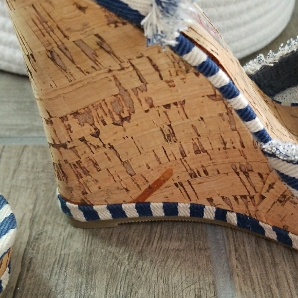 Pumps - Picture 6 of 7